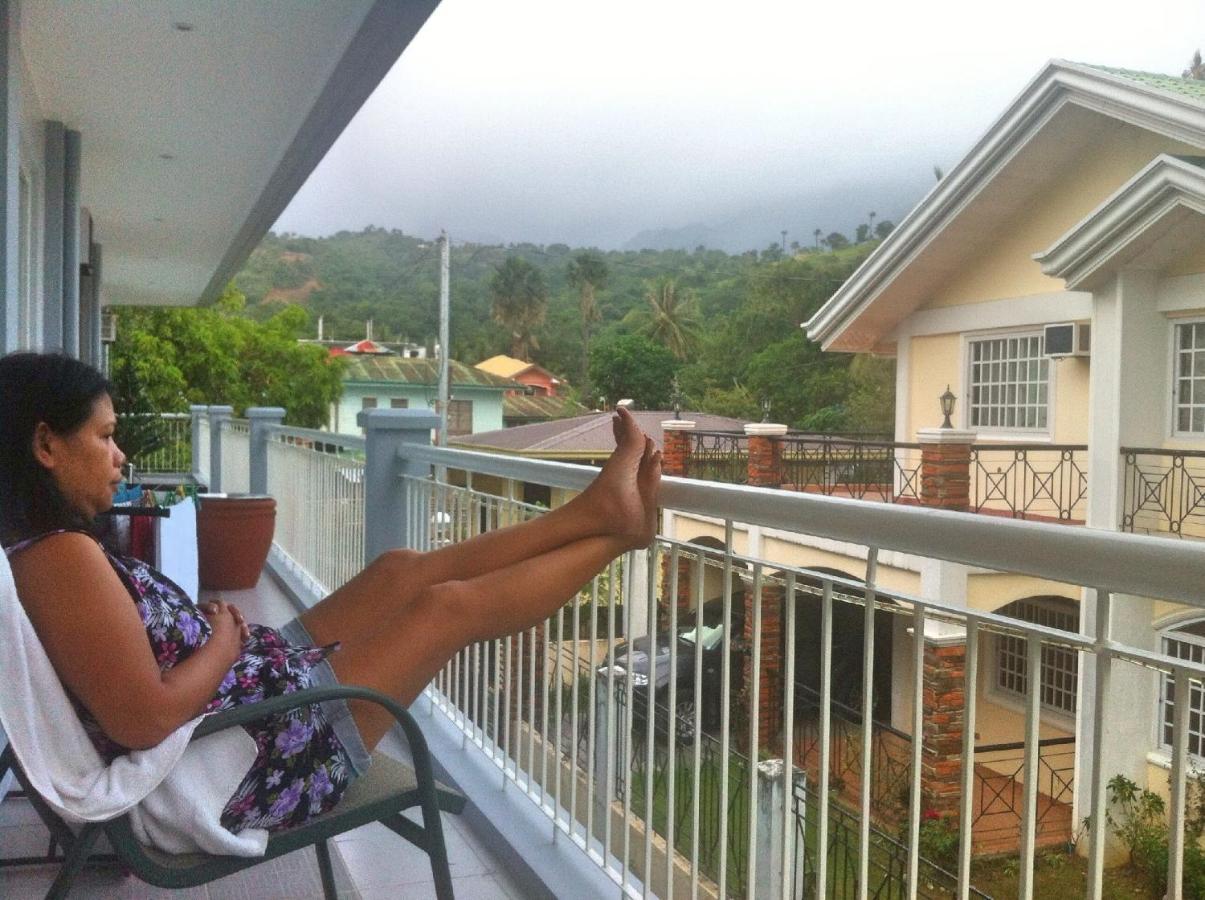 Victoria'S Bed & Breakfast Puerto Galera Exterior photo