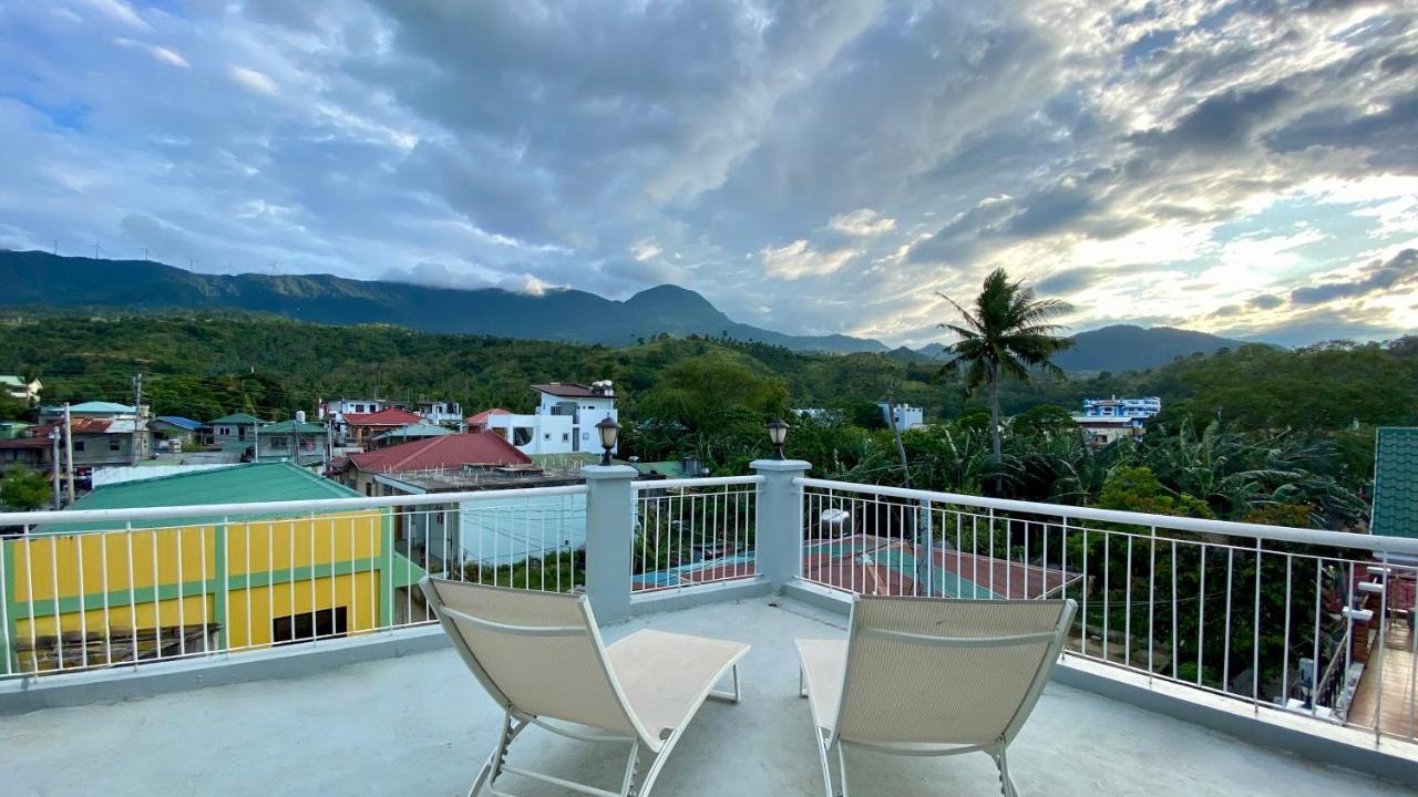 Victoria'S Bed & Breakfast Puerto Galera Exterior photo